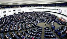 El PE plantea crear “listas negras” de empresas implicadas en corrupción e impedirles optar a contratos públicos