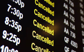 La compensación a los pasajeros por cancelación o gran retraso de un vuelo con conexión debe calcularse en función de la distancia a vuelo de pájaro entre los aeropuertos de salida y llegada.