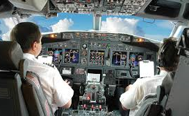 El límite de edad de 65 años establecido en el Derecho de la Unión para los pilotos en lo que concierne al transporte aéreo comercial de pasajeros, carga o correo, está justificado.