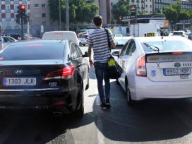 Los taxis pagan una décima parte de impuestos en comparación con los VTC