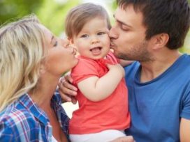La UE aprueba la implantación de un permiso de 4 meses a los progenitores para el cuidado de los hijos